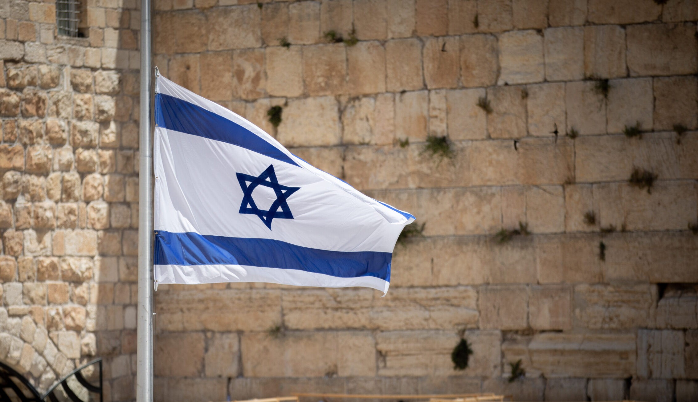 תפילה לשנת תשפ"ד: המשורר עקיבא נוף בשיר מרגש לשנה החדשה