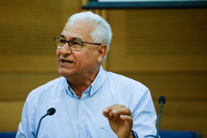 מאזן גנאים: "התנהלות ימינה דוחפת אותנו החוצה מהקואליציה"