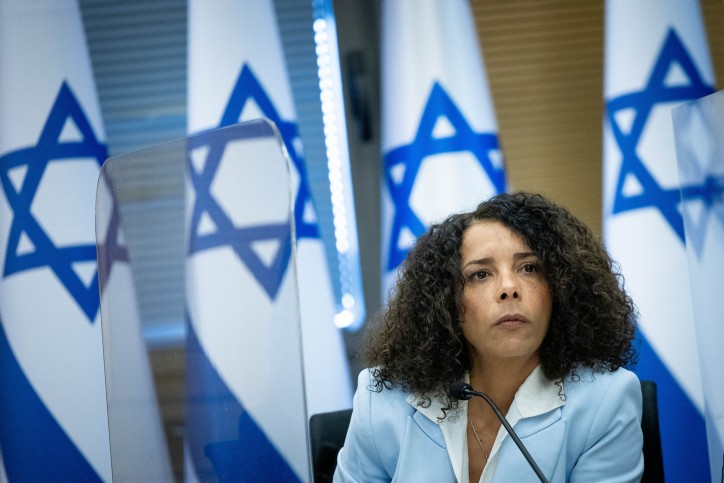 ח"כ איבתיסאם מרעאנה עונה: האם אאפשר לבתי להתגייס לצה"ל?
