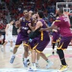 רגלנד התפוצץ ונתן ניצחון ענק לחולון על הפועל י-ם בחצי הגמר | צפו