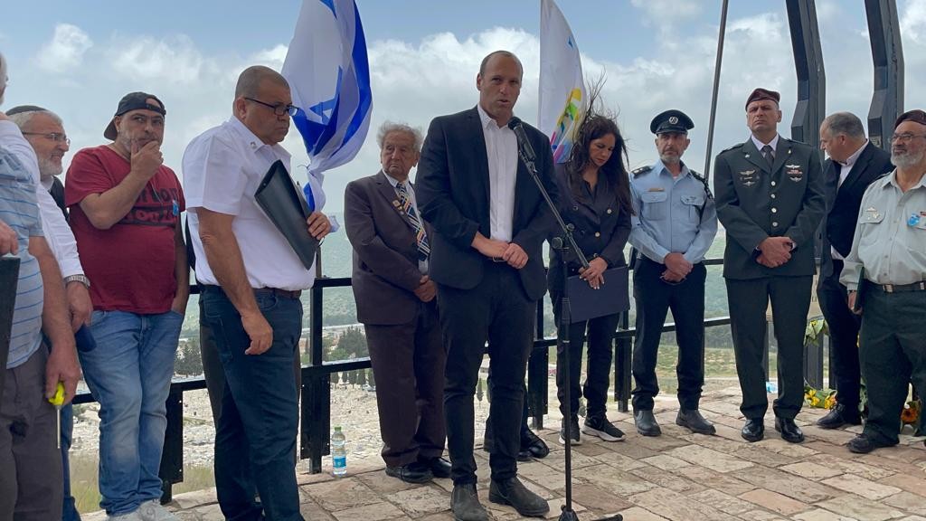 "עולי הגרדום - אחים ולוחמים שלחמו וחלמו יחד ונהרגו יחד"