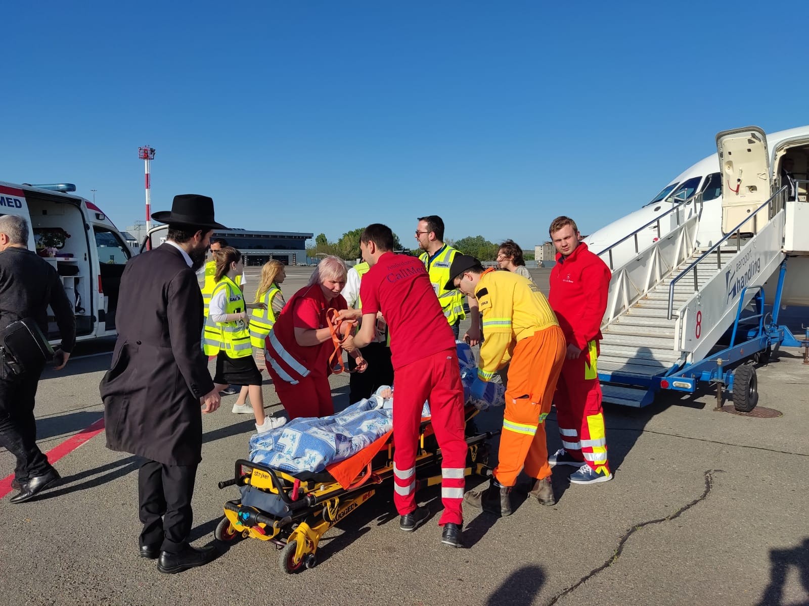 בעקבות החשש מהסלמה: ניצולי שואה הגיעו בטיסת חילוץ ממולדובה