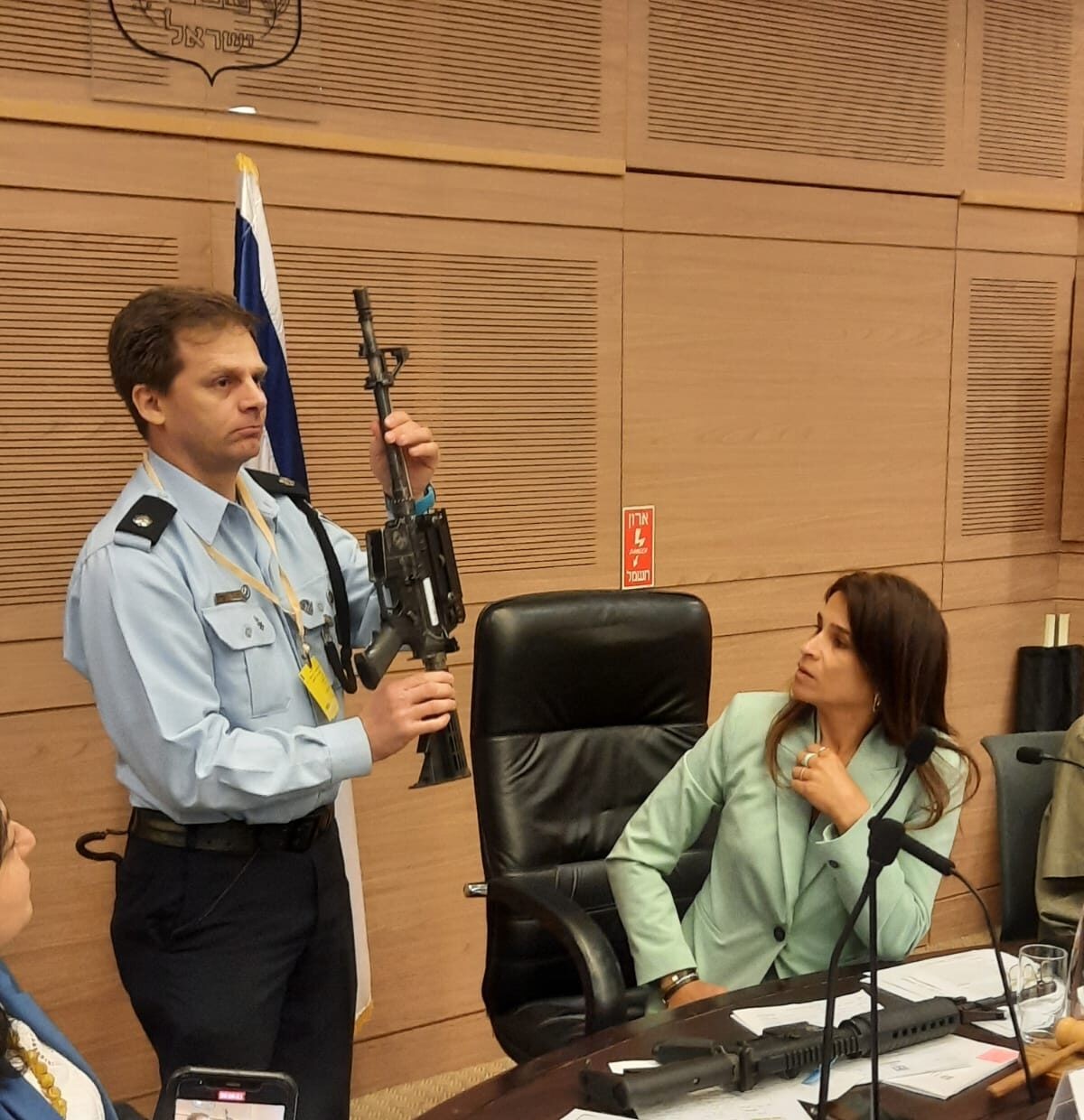 "אנחנו במלחמה אמיתית": הסוף לרובי האיירסופט?