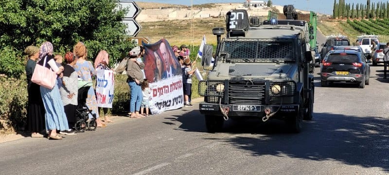 בנט בצאתו מקידה. צילום: TPS