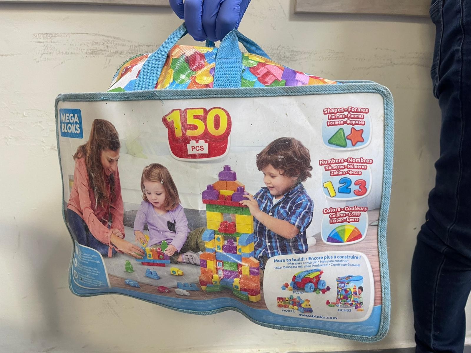 מקורי? כמעט 2 קילו של סמים הוסלקו באריזת צעצועים | תיעוד