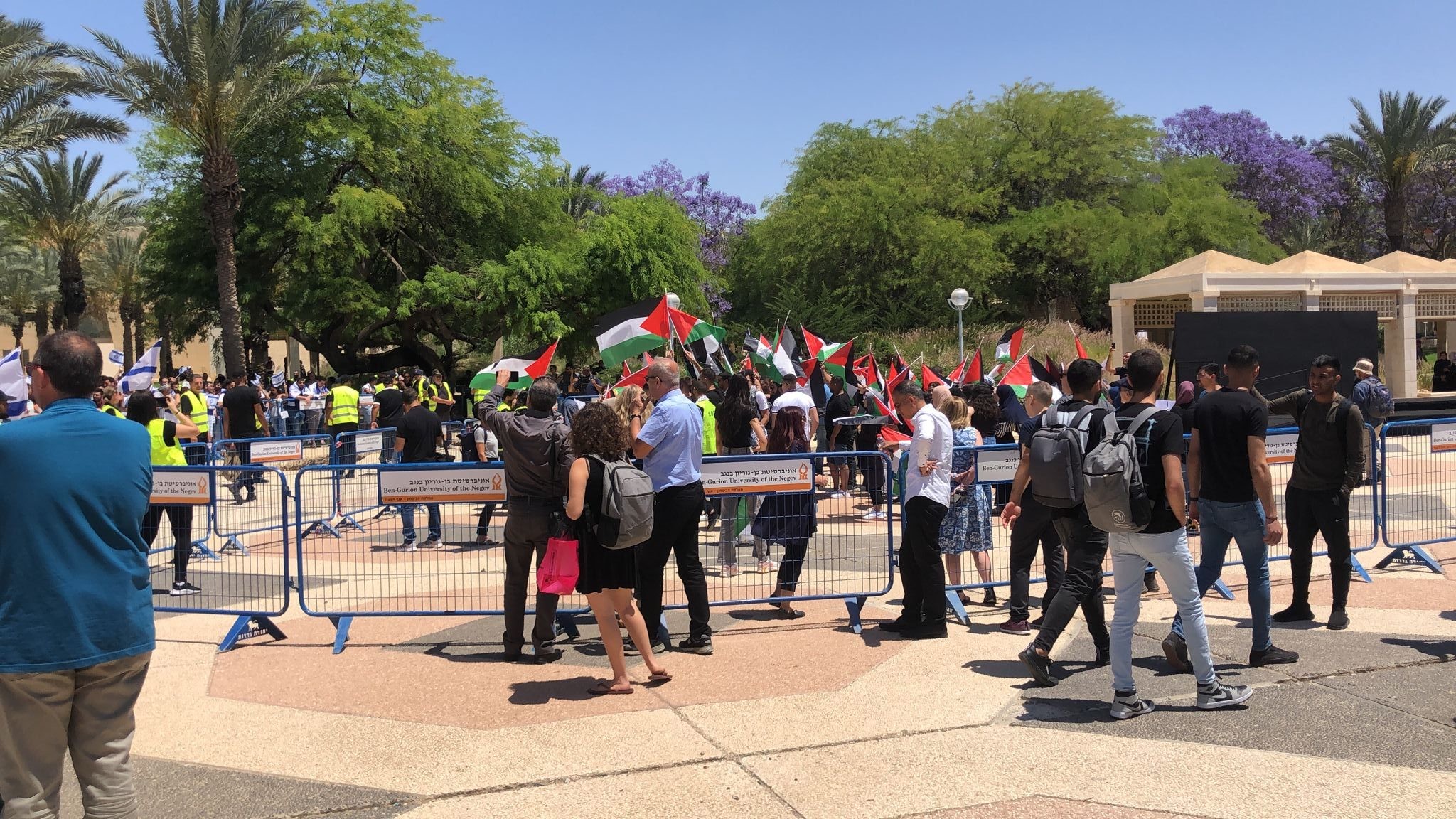 אחרי ת"א והעברית: דגלי אש"ף בלב אוניברסיטה נוספת | תיעוד