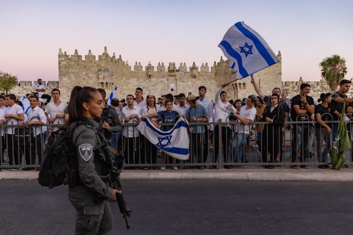המשטרה ממליצה לקיים את צעדת הדגלים דרך שער שכם