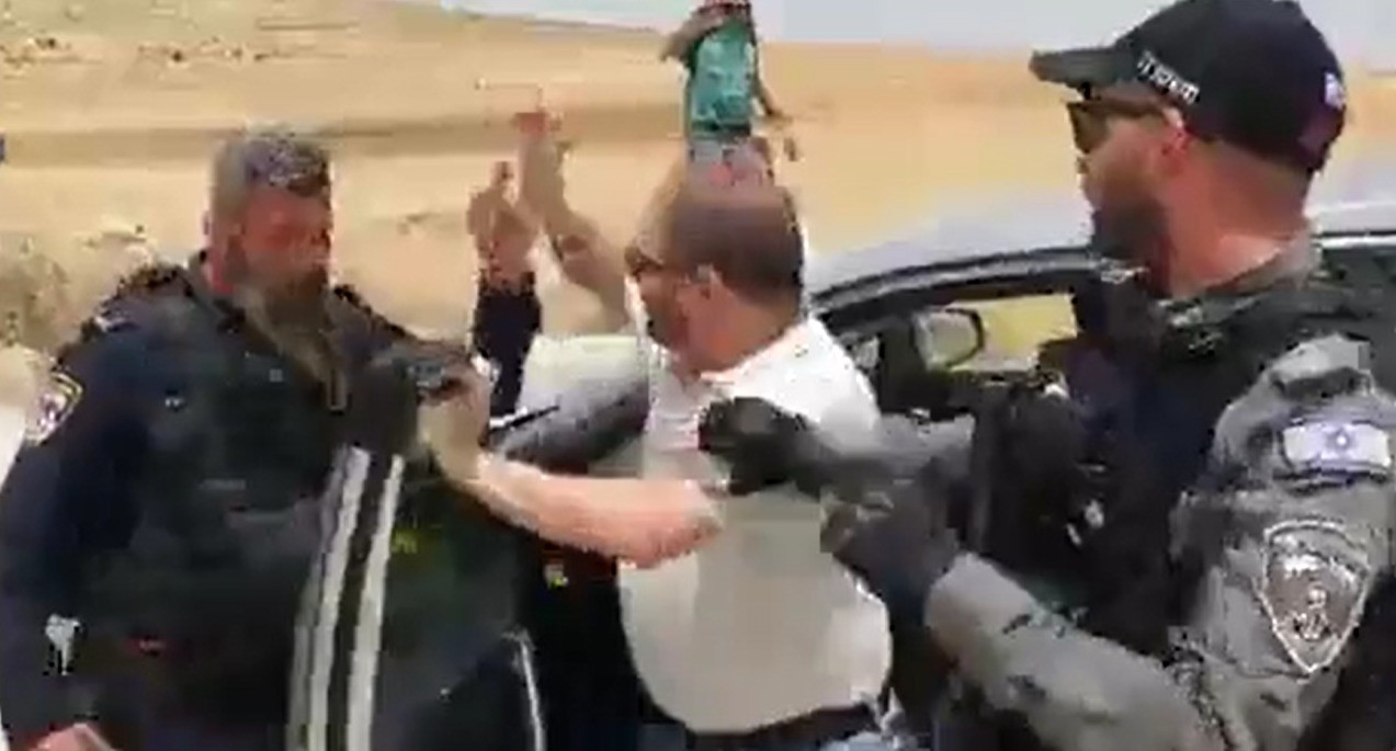 כתב אישום הוגש נגד ח"כ עופר כסיף בגין תקיפת שוטר