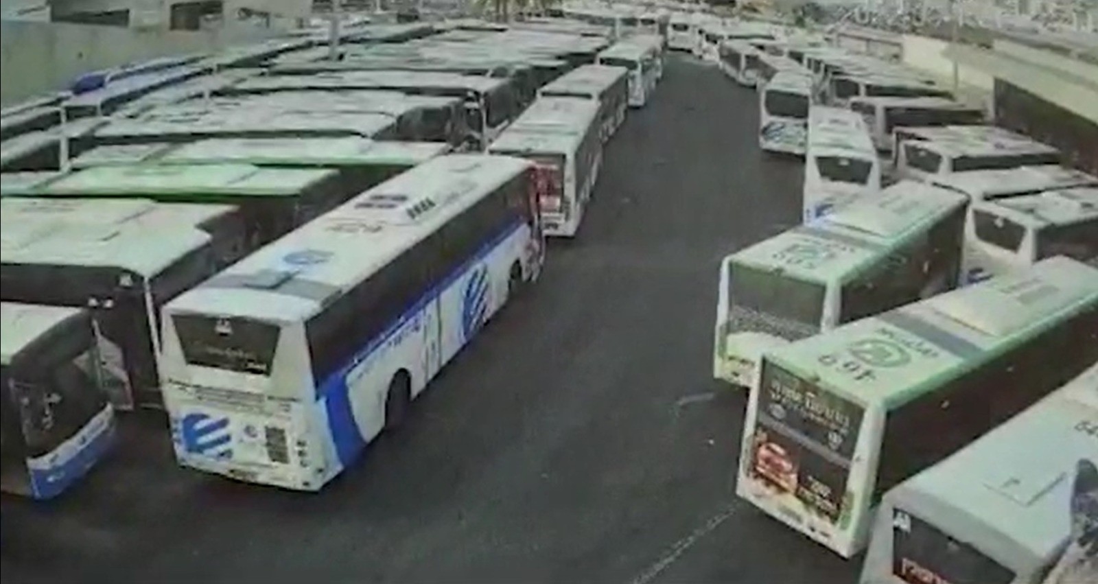 "רצה לחזור הביתה": בן 16 ניסה לגנוב אוטובוס בבאר שבע | צפו