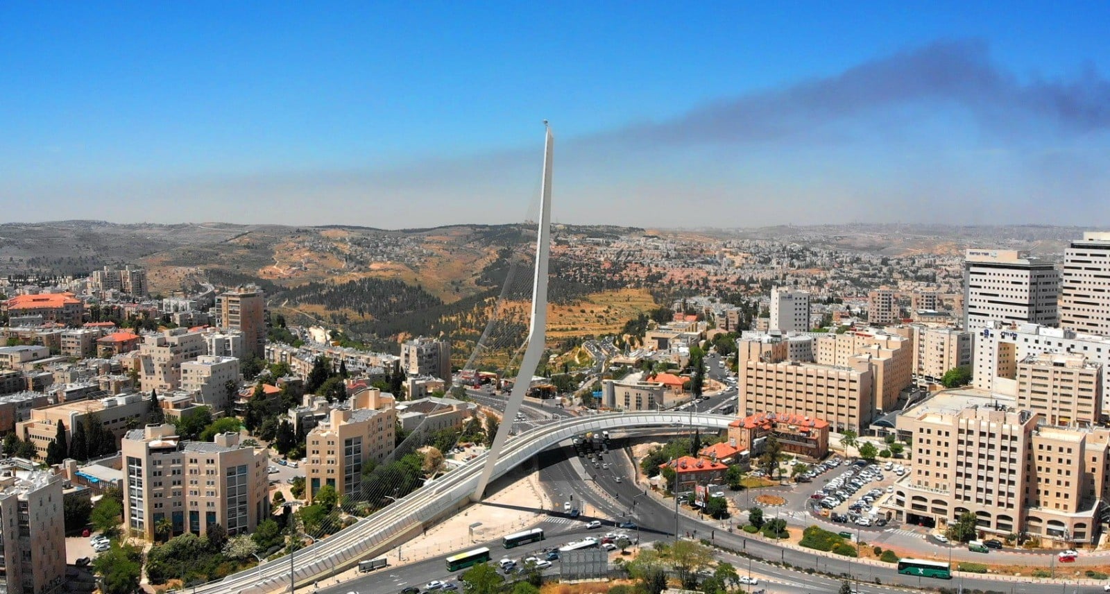 "שיר רומנטי על אהבה לירושלים, מי חלם שאכתוב עוד בית במקלט"