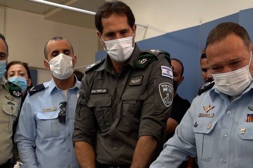 הלוחם משחזר: חשדנו במחבל, הכנסנו אותו לבידוק ואז שלף סכין
