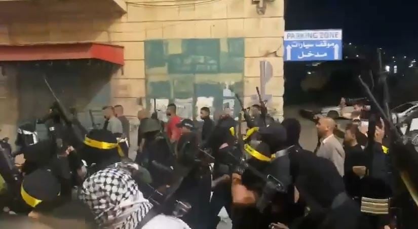 ג'נין: מאות חמושים קוראים "ברוח ובדם נפדה את דאוד" | תיעוד