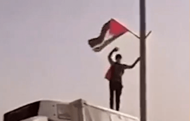 ערבי שתלה את דגל אש"ף נעצר - ושוחרר עם דו"ח על שיבוש תנועה