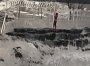 חוצה את הגדר ופותח בריצה: כך נראה רגע חדירת המחבל לתקוע