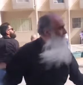 צפו: אנשי חיזבאללה מסולקים בבושת פנים מעיירה נוצרית בלבנון