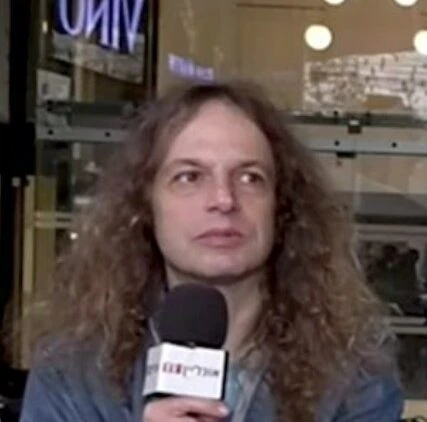 נוק-אאוט: העקיצה החריפה של הפעיל ערבי-ישראלי לאמיר חצרוני