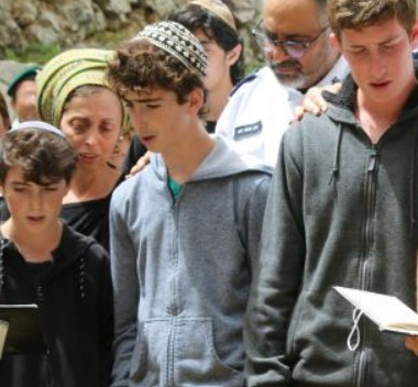 הסתה חמורה נגד בנו של נועם רז: "נקווה שיצטרף לאביו במהרה"