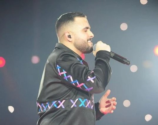 מלהיב: שירת "ואמרתם כה לחי" בהופעת הענק של אושר כהן | צפו