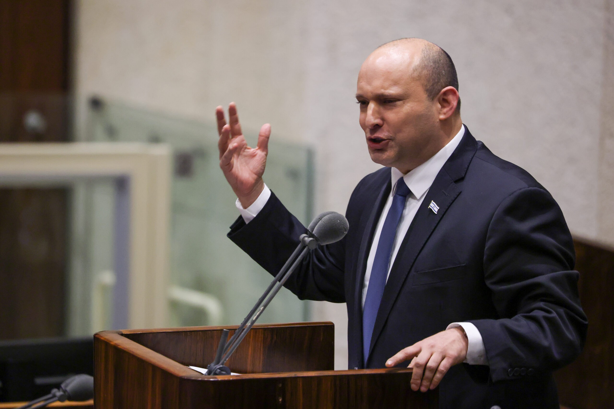 בנט קורא לתקיפת מתקני הגרעין באיראן: "לערוף את ראש התמנון"