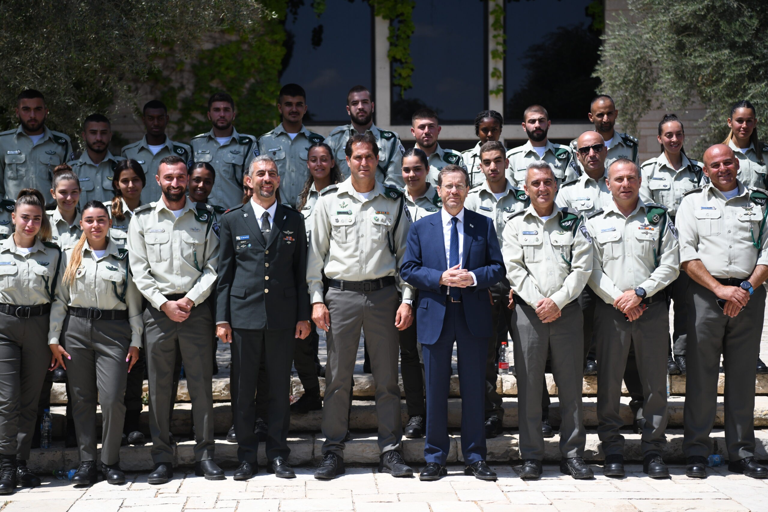 לוחמי מג"ב בבית הנשיא, יצחק הרצוג, קרדיט: דוברות המשטרה