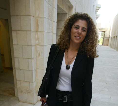 "במקום לחבק את כנרת בראשי היא חוטפת אש? איזו חרפה"