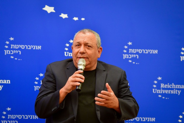 האמירה של איזנקוט לגבי שותפות עם החרדים - והרמזים מצד "דגל"