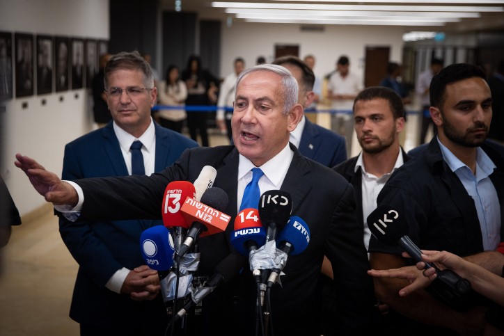 נתניהו תוקף: "אותי מחרימים אבל הולכים להתחנף לאבו-מאזן"