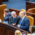המשבר עם רוסיה: לפיד לא זימן את בנט לדיון שערך בנושא