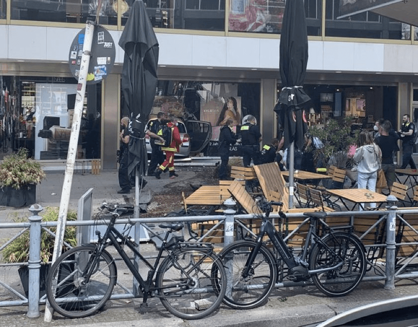 ברלין: רכב דרס אנשים בסמוך לכנסיה, פצועים רבים בזירה