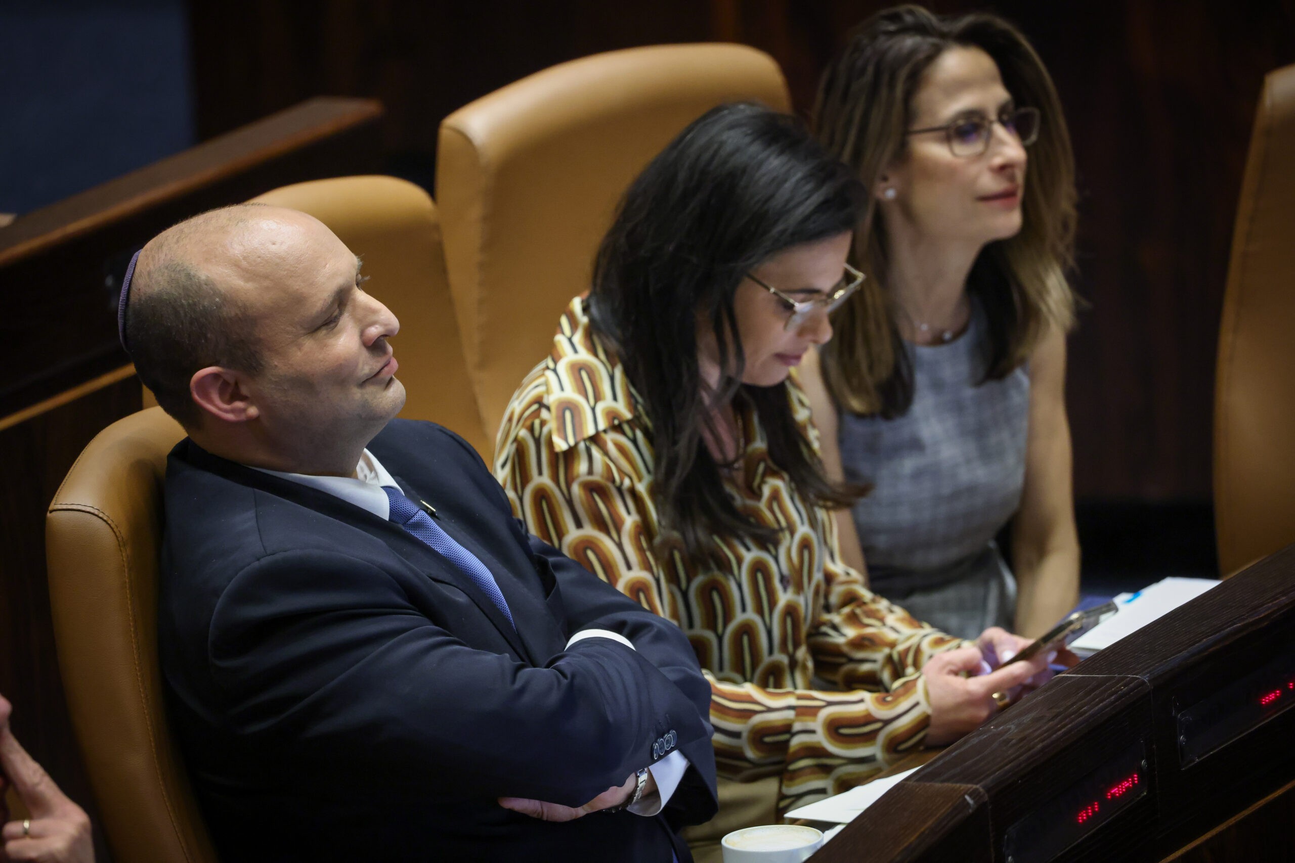 השאירו אותה מאחור? פרטים נוספים על חלקה של שקד בפיזור הכנסת