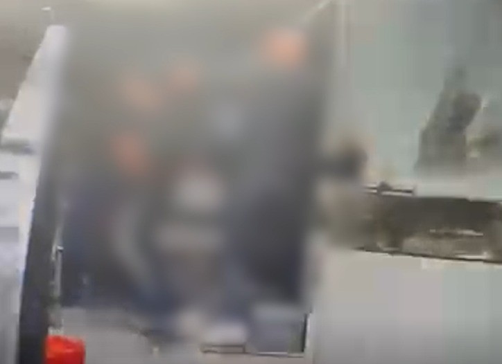 הכאות ודקירה: אלימות קשה בין בני משפחה בבית חנינא | תיעוד