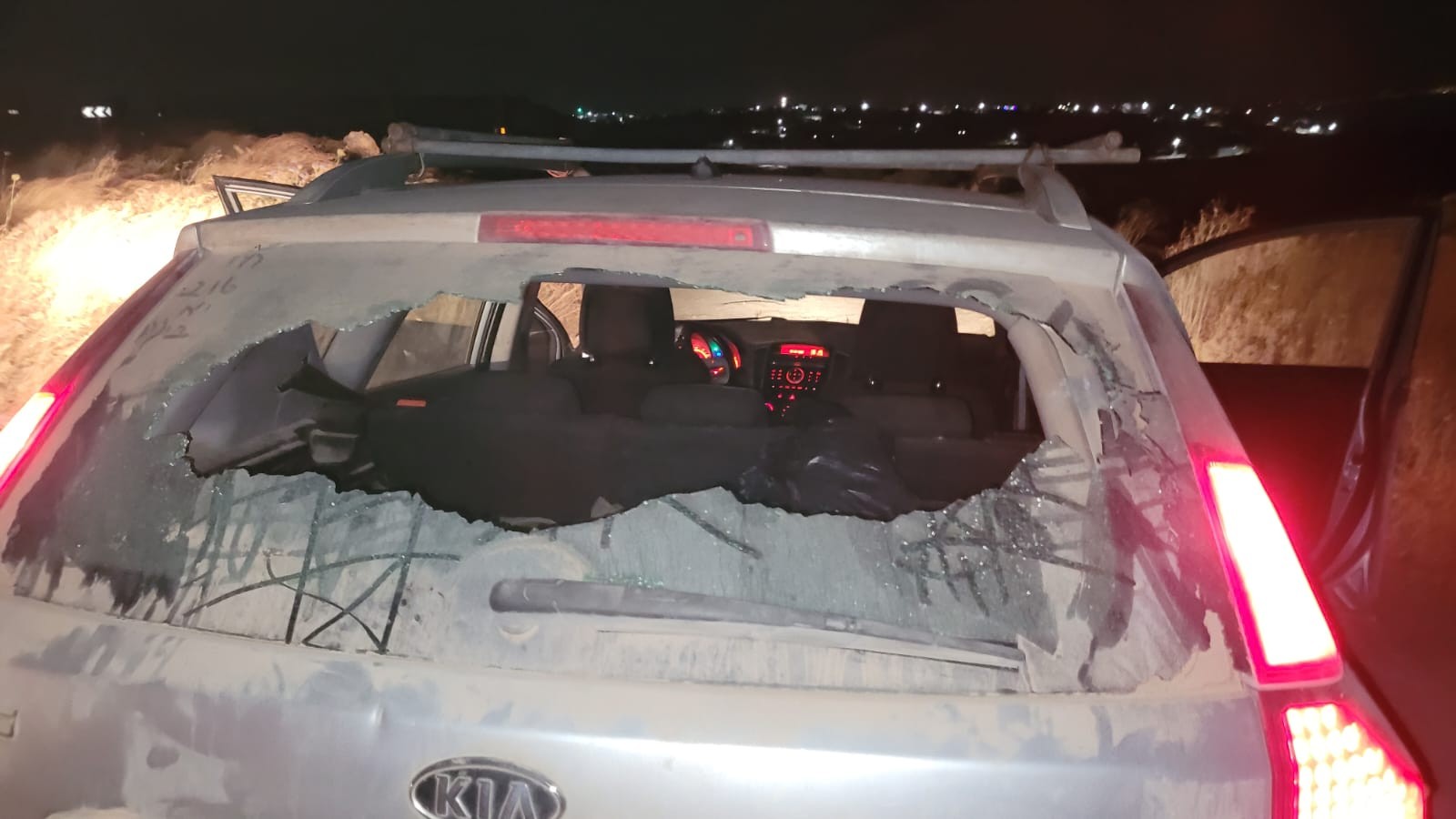 ניסיון לינץ' בבנימין: "ראינו לייזר, ופתאום חטפנו מטר אבנים"