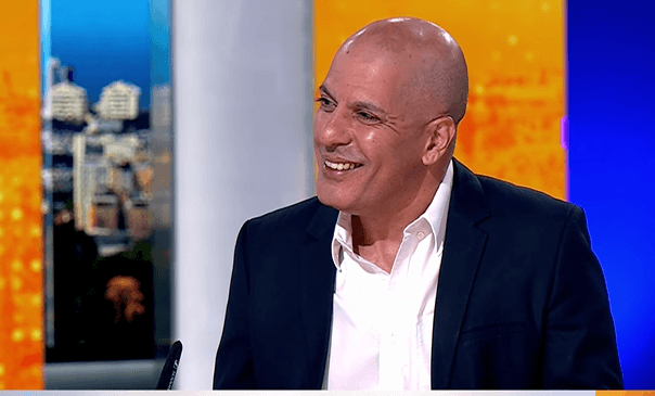 בשידור חי: המנכ"ל למתנדבים - אתרום לכם אלפי שקלים | צפו