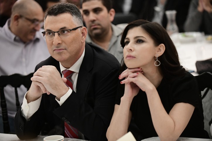 אבן-סער הגישה התפטרותה מהתאגיד; בעלה: ״איבדו יהלום״