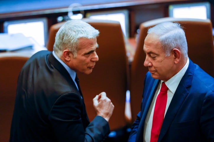רה"מ היוצא לפיד ורה"מ המיועד נתניהו | צילום: אוליביה פיטוסי, פלאש 90