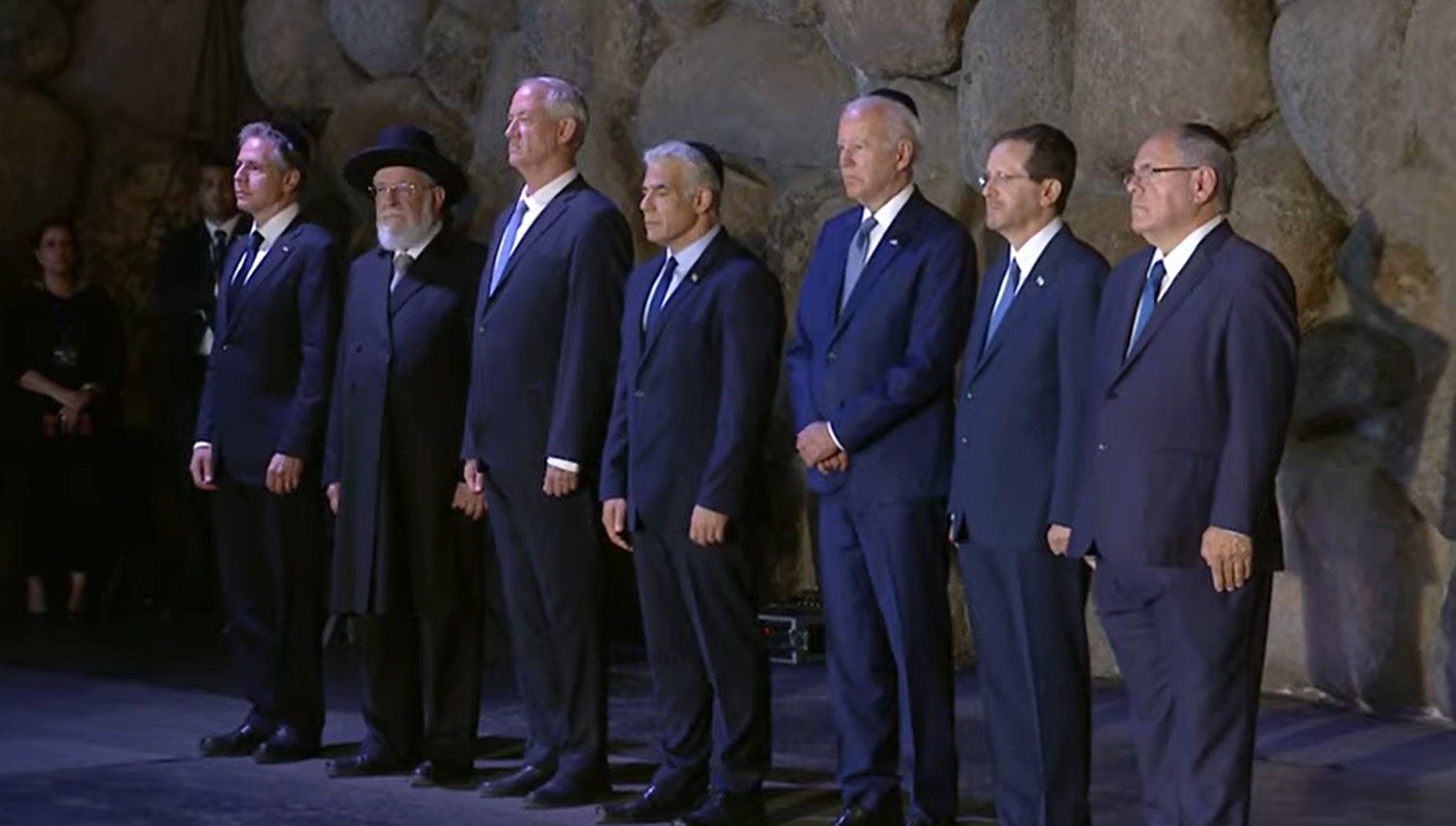 US president Joe Biden arrives at Ben Gurion Airport near Tel Aviv on July 13, 2022, for his first official visit to Israel since becoming US president. Photo by Noam Revkin Fenton/Flash90 *** Local Caption *** ????? ?????
???? 
???"?
????
??????
?'? ?????