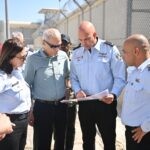 למדו מהטעויות? שר הבט"פ ביקר בבית הסוהר "החכם" גלבוע