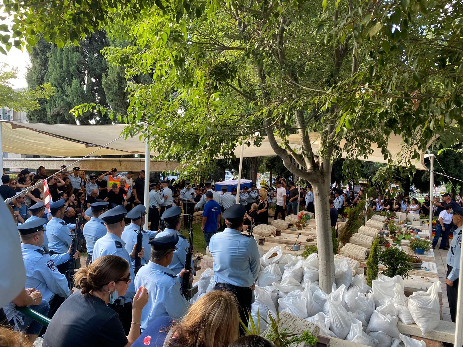 ברק משולם הובא למנוחות: "הם מתים שם כמו ברווזים, תעשו משהו"