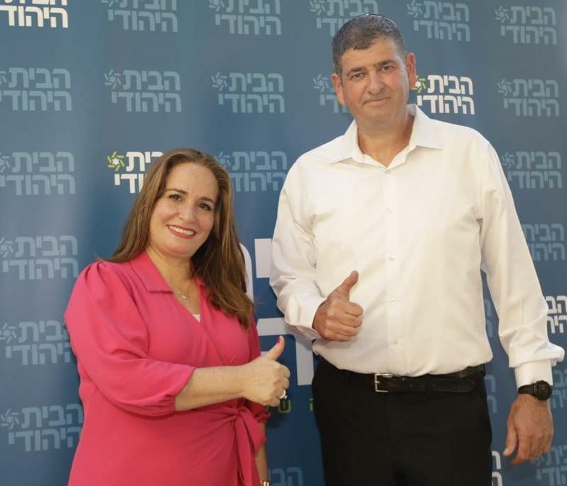 יו"ר הבית היהודי: לא נשב עם הנדל והאוזר