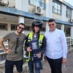 גבעתיים: פעוט ננעל ברכב וחולץ על ידי מתנדבי ידידים | צפו