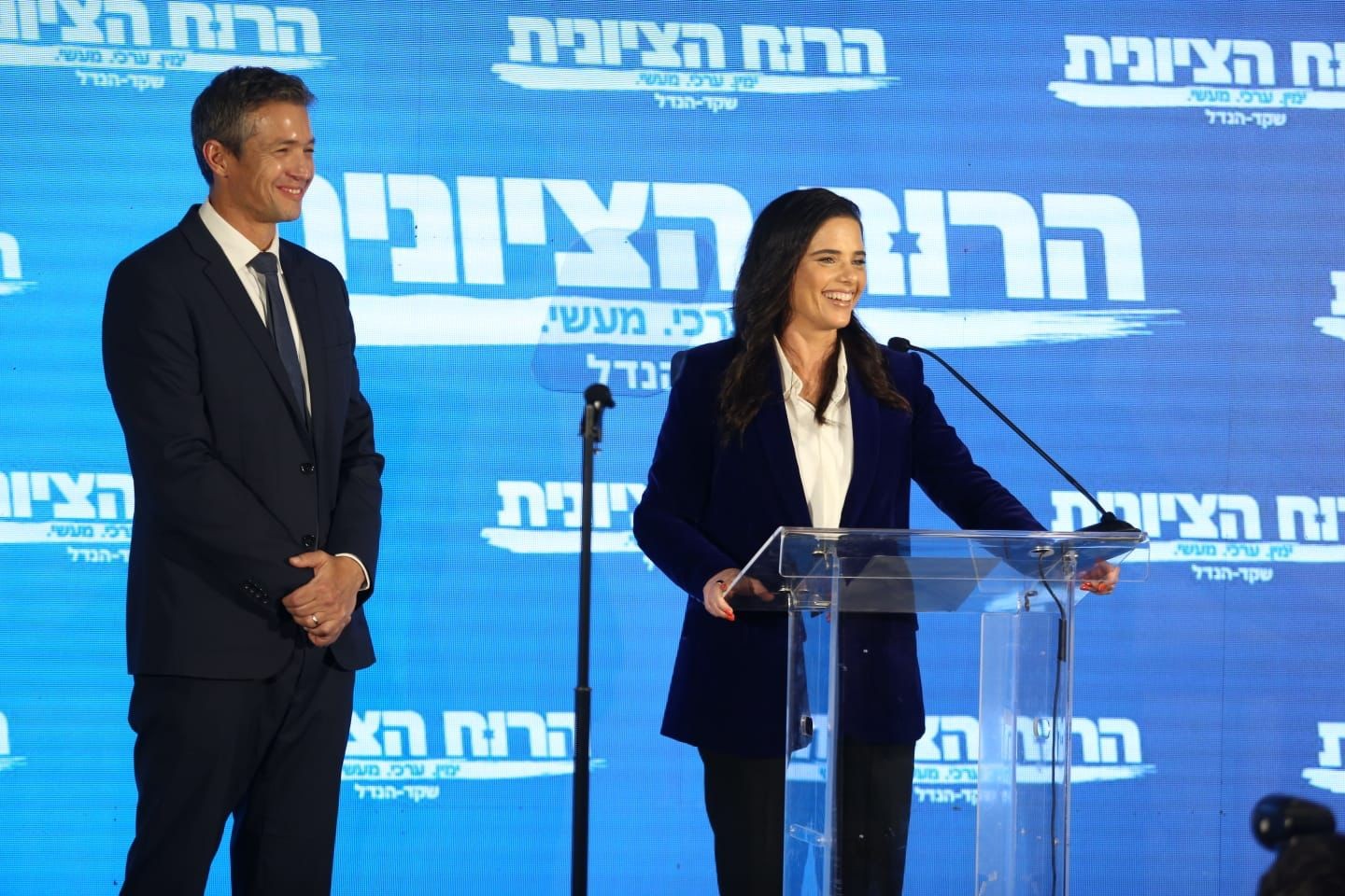 שקד והנדל באירוע הקמת המפלגה. קרדיט: אריאל זנדברג