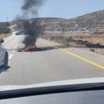 עשרות מחבלים השליכו סלעים וחסמו את הדרך לכוכב השחר | תיעוד