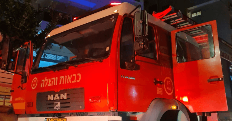 נתניה: שריפה פרצה בדירה - שלושה חולצו ופונו במצב קל