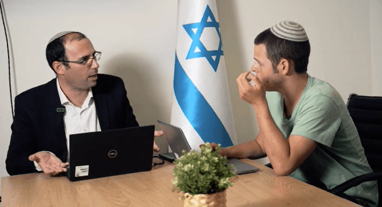 "עוצרים הכל ובאים": חה"כ רוטמן השיק את מטה המתנדבים | צפו