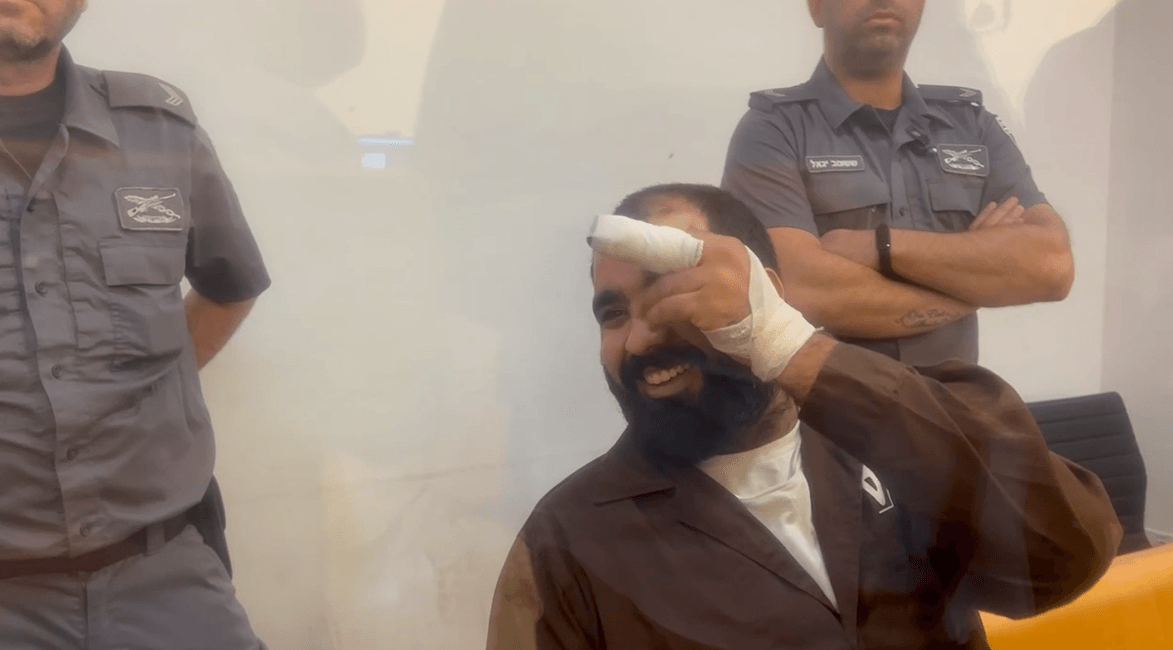 מרתיח: ניצול הלינץ' הגיע לבית החולים לטיפול - ופגש את המחבל