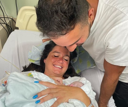 "התפללתי לשמיים": פליטת הראליטי משתפת את הנס שחוותה בלידה