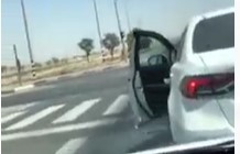 אימה בכבישי הנגב: הנהג הבדואי עוצר את התנועה ותוקף | תיעוד