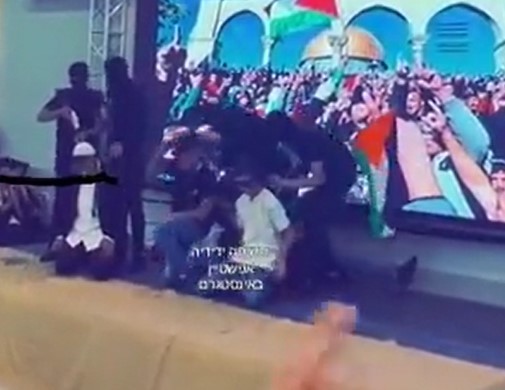 בלתי נתפס: הצגה ערבית של רצח ישראלים - במופע סיום ביה"ס | תיעוד
