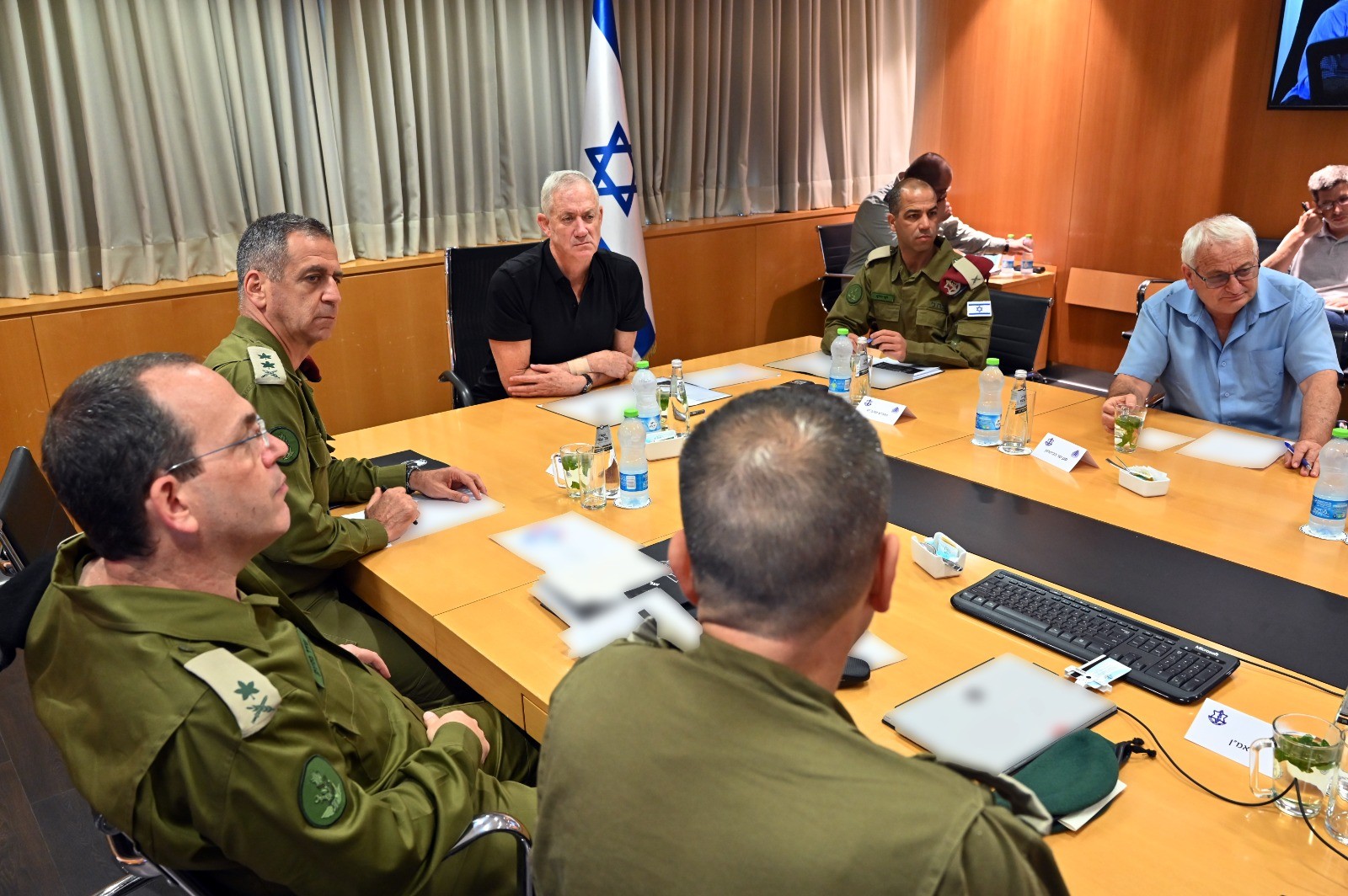 "עלות השחר": גנץ הורה להקים צוות פעולה שיחזק את הגנת העוטף