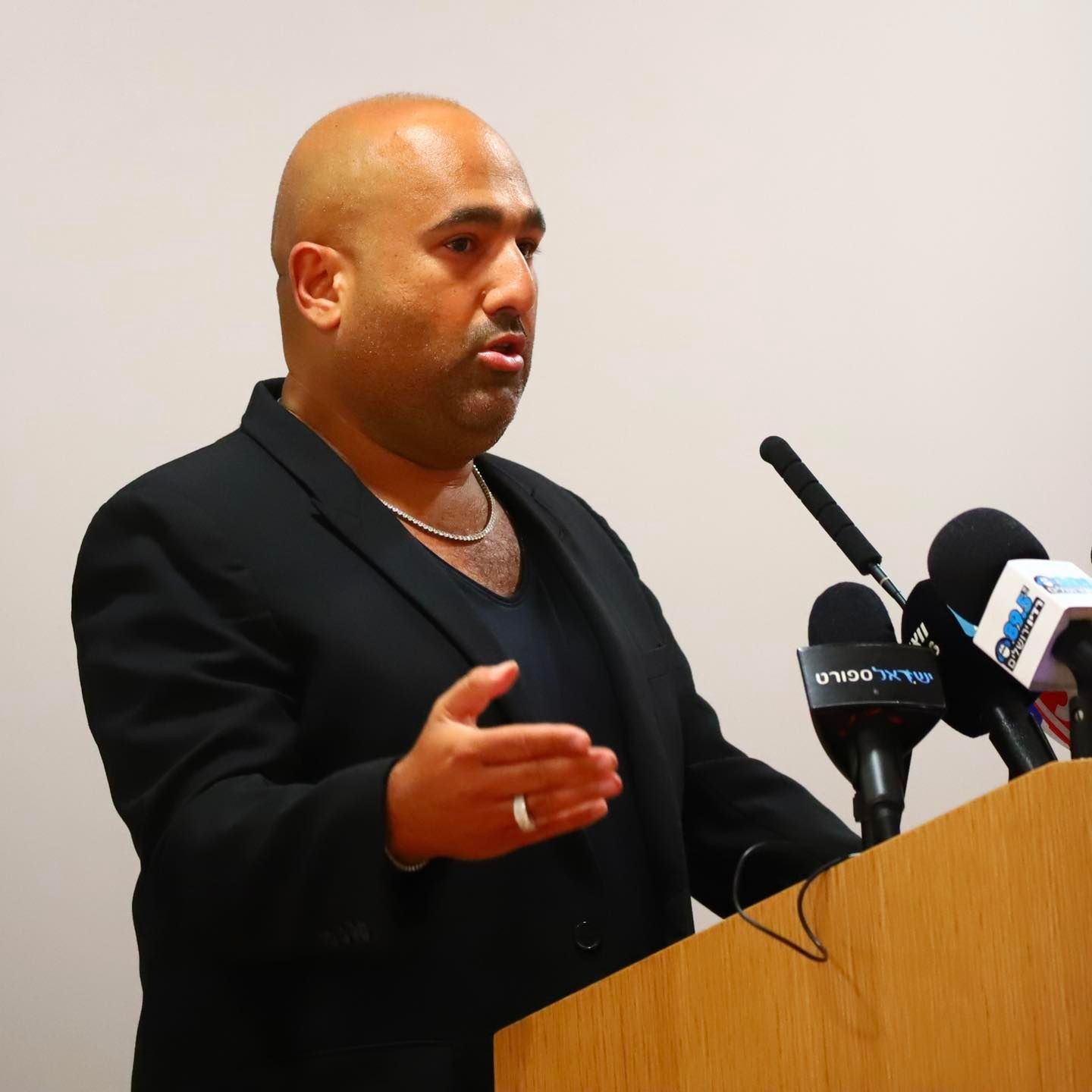 "לקחתי את בית"ר עם חובות של 42 מיליון, אני צריך את הקהל שיתמוך בנו"